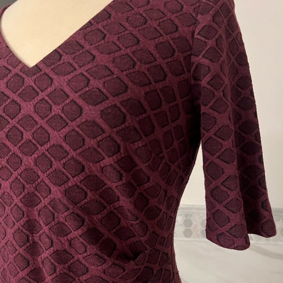 Anne Klein Elbow Sleeves Stretch Burgundy Side Drapes Dress - Picture 3 of 12